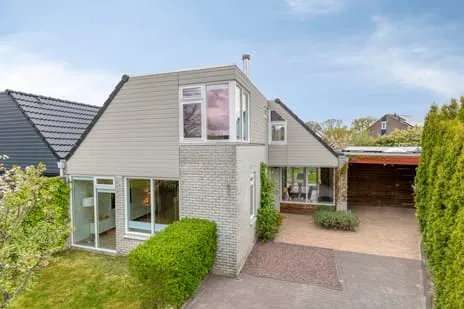Twee-onder-één-kap te koop: Pinksterbloem 20, Roden West Roden