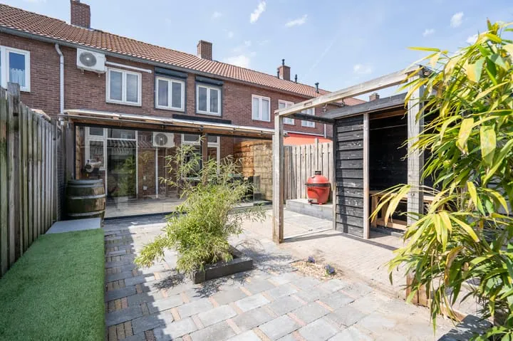 Tussenwoning te koop: Pinksterbloemstraat 26, Geertruidenberg-West Geertruidenberg