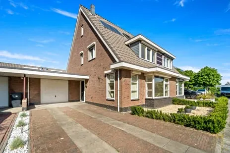 Tussenwoning te koop: Pioenrooslaan 16, Essellanden Wateringen