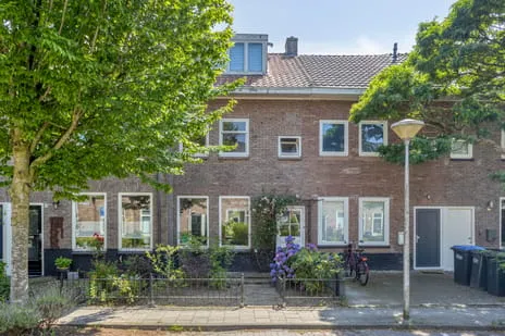 Tussenwoning te koop: Pioenroosstraat 61, Kerstroosplein Eindhoven