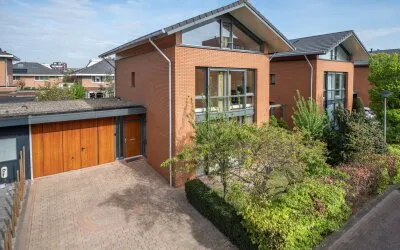 Twee-onder-één-kap te koop: Pioentuin 6, Eilandenbuurt Bergschenhoek