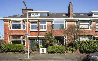 Tussenwoning te koop: Pioenweg 11, Bloemenbuurt-West 'S-Gravenhage