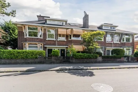 Terraced house for sale: Pioenweg 19, Bloemenbuurt-West 'S-Gravenhage