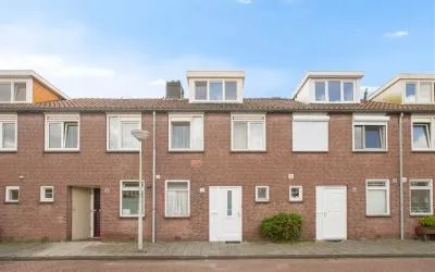 Tussenwoning te koop: Pisuissehof 19, Osdorp-Zuidoost Amsterdam