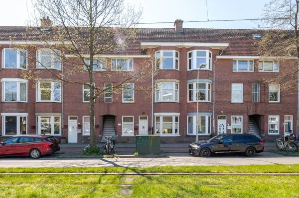 Appartement te koop: Pisuissestraat 75, Kom Loosduinen 'S-Gravenhage