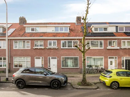 Tussenwoning te koop: Piusstraat 371, Tilburg