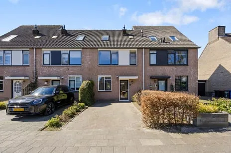Tussenwoning te koop: Plaggenmeierslaan 5, De Maat Voorthuizen