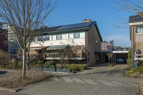 Twee-onder-één-kap te koop: Planetensingel 13, Planetenbuurt-Zuid Alphen Aan Den Rijn