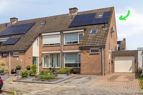 Tussenwoning te koop: Plantagebaan 35, Wouw Wouw