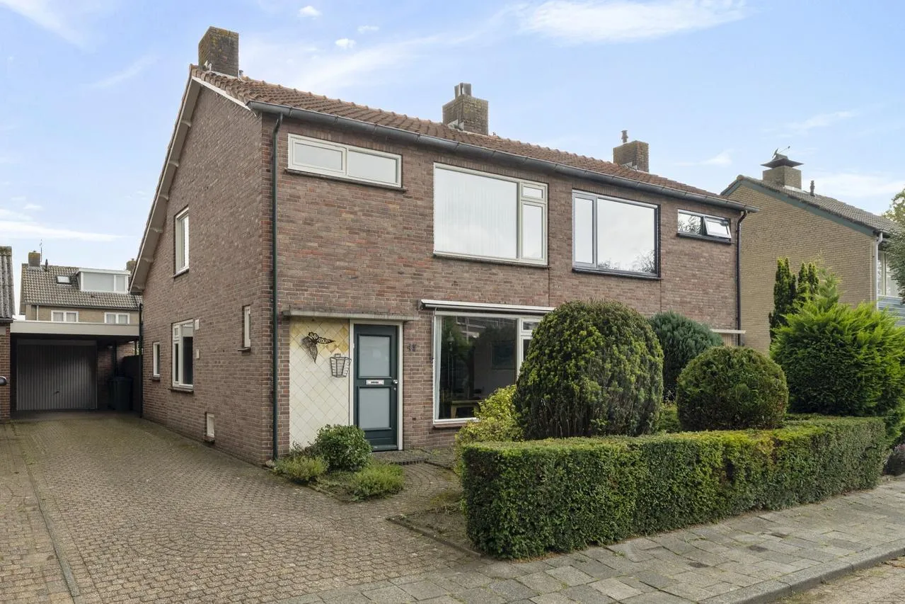 Tussenwoning te koop: Plantsoen 156, Prinsenbeek