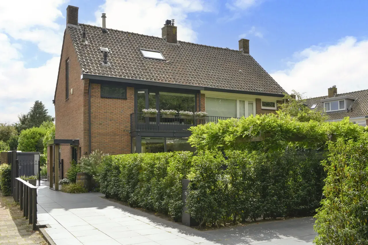 Twee-onder-één-kap te koop: Plantsoen 4, Eemnes