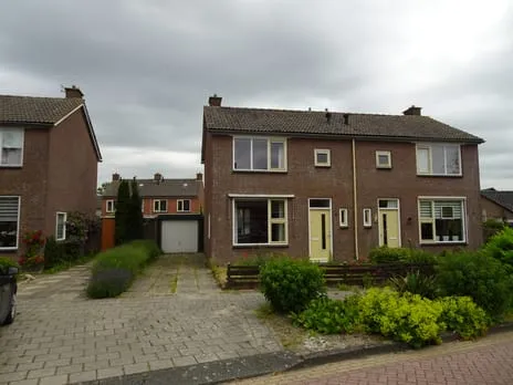 Twee-onder-één-kap te koop: Plantsoenstraat 5, Kolhorn (woonkern) en De Strook Kolhorn