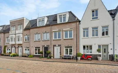 Tussenwoning te koop: Plaspoelstraat 51, Leidschendam