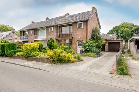 Corner house for sale: Plataanlaan 22, Veldkamp Harderwijk