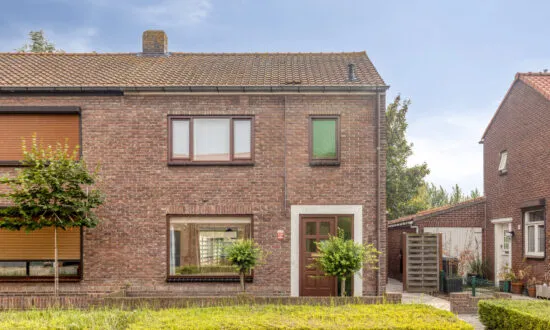 Twee-onder-één-kap te koop: Plataanstraat 15, Sas Van Gent