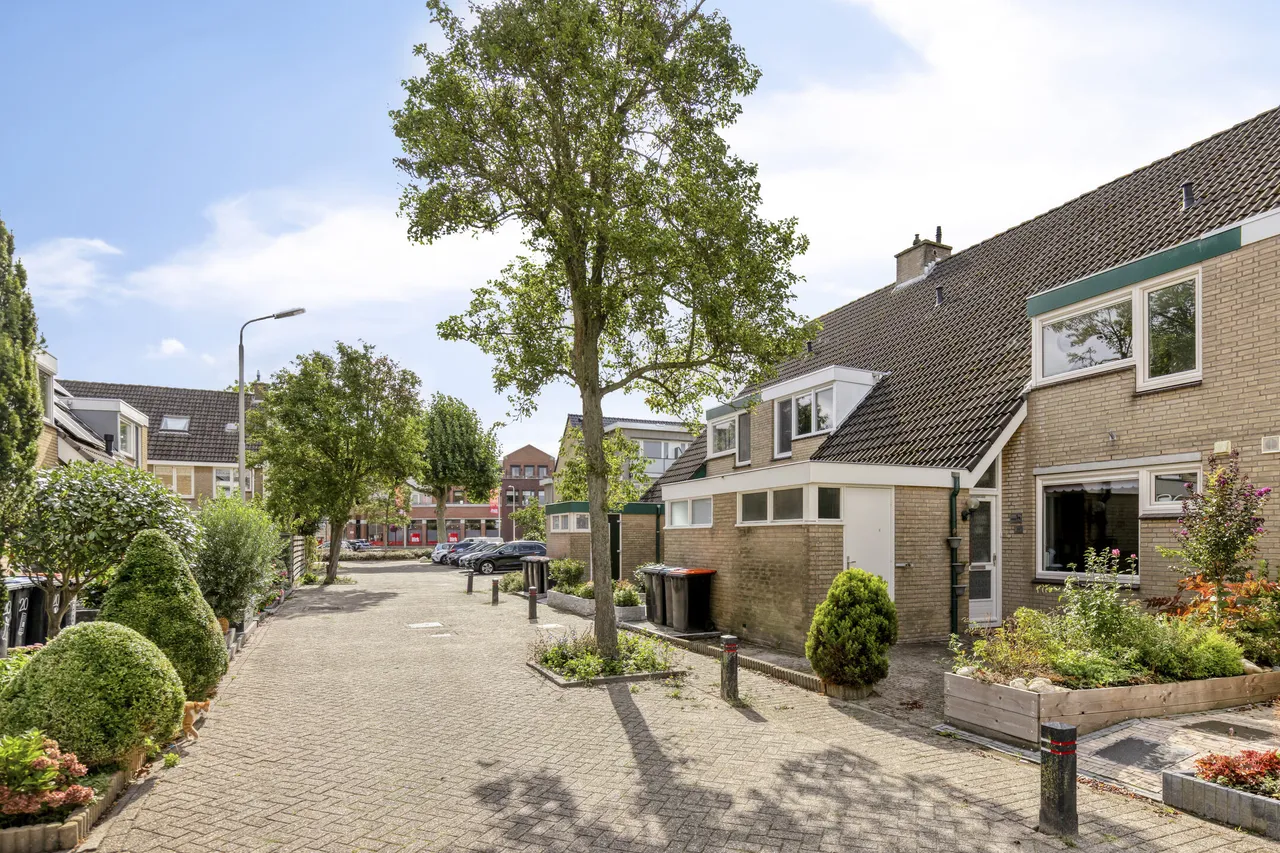 Tussenwoning te koop: Plataanstraat 37, Ter Aar