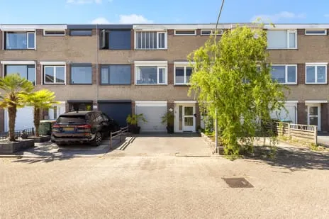 Tussenwoning te koop: Plataanstraat 9, Fijnaart Fijnaart