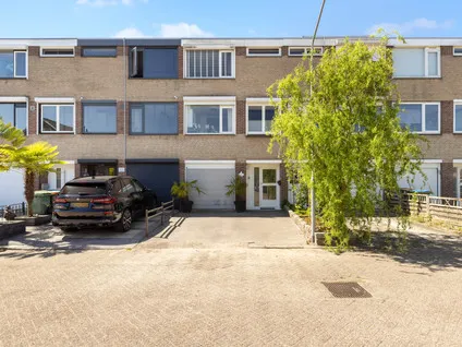 Tussenwoning te koop: Plataanstraat 9, Fijnaart Fijnaart