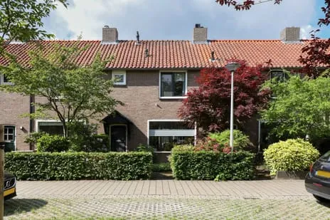 Tussenwoning te koop: Plataanweg 32, Langenoord Hoogland