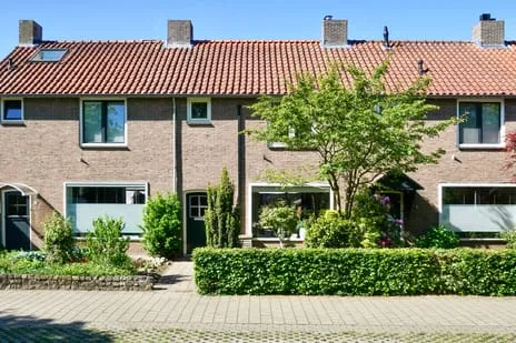 Tussenwoning te koop: Plataanweg 34, Langenoord Hoogland
