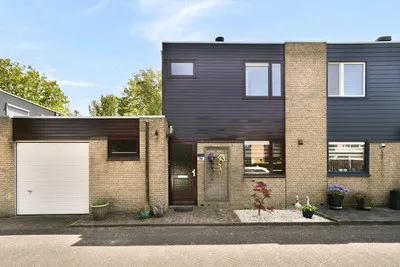 Tussenwoning te koop: Platanendreef 284, Drevenbuurt Vlaardingen