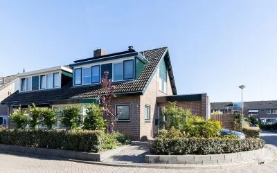Twee-onder-één-kap te koop: Platanenlaan 14, Hooge Sluis Grootebroek