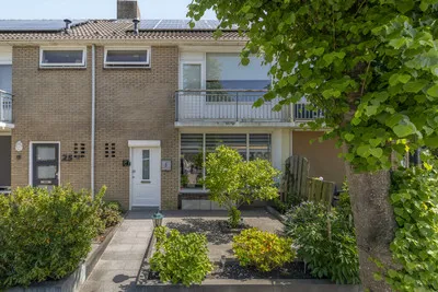Terraced house for sale: Platanenweg 23, Groeneweg-Noord Schagen