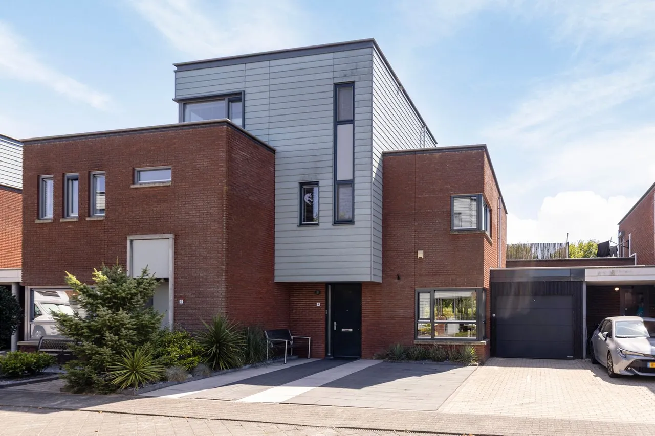 Tussenwoning te koop: Plecht 4, Almere