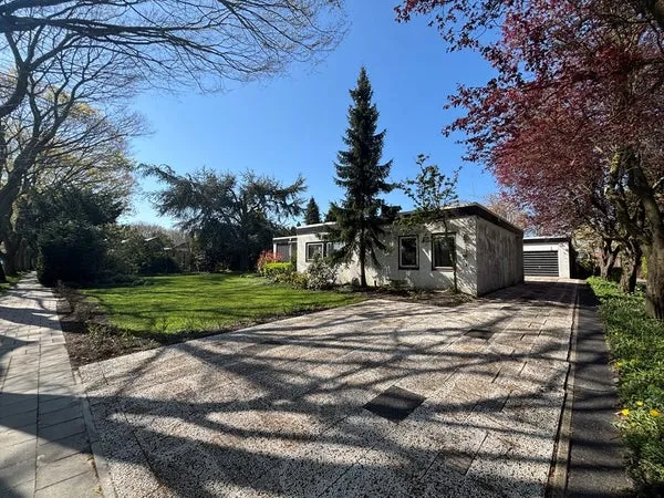 Vrijstaande woning te koop: Plein Almere 19, Emmeloord-Centrum-Bos en Gaard Emmeloord