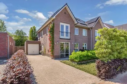 Twee-onder-één-kap te koop: Plesmanhage 7, Emmeloord-Emmelhage-Boswonen Emmeloord