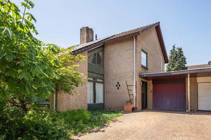 Tussenwoning te koop: Plesmanstraat 10, Vliegeniersbuurt Roermond