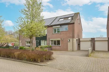Tussenwoning te koop: Plevier 59, Kersenboogerd-Noord - Buurt 32 03 Hoorn