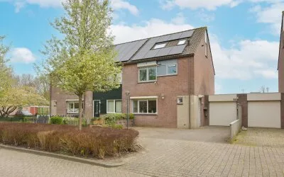 Tussenwoning te koop: Plevier 59, Kersenboogerd-Noord - Buurt 32 03 Hoorn