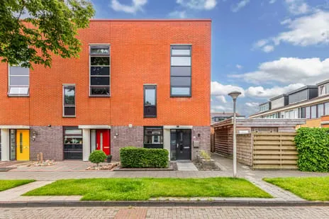 Hoekwoning te koop: Plevierenstraat 12, Emmeloord-Centrum-Tussen Gracht en Vaart Emmeloord