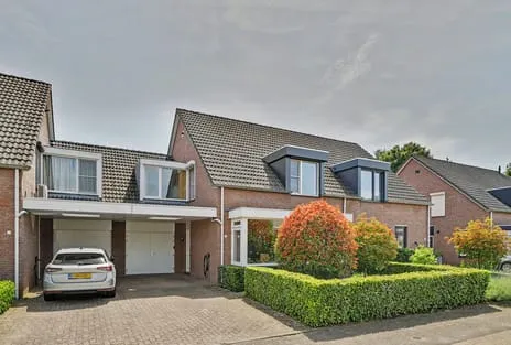 Tussenwoning te koop: Plevierstraat 5, Velden-Oost Velden