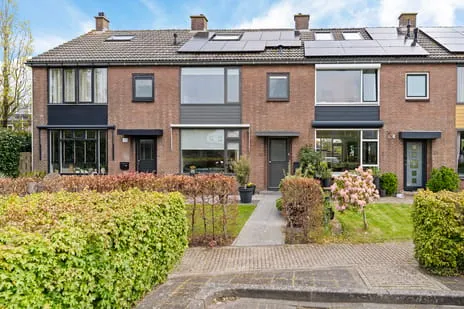 Tussenwoning te koop: Plevierweg 32, Groet