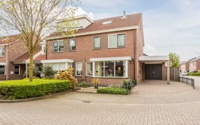 Twee-onder-één-kap te koop: Ploeg 1, Vriezenveen-Midden Vriezenveen