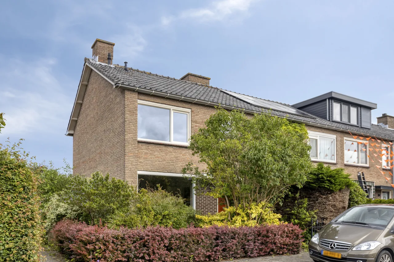 Hoekwoning te koop: Ploegstraat 17, Nieuw-Vennep