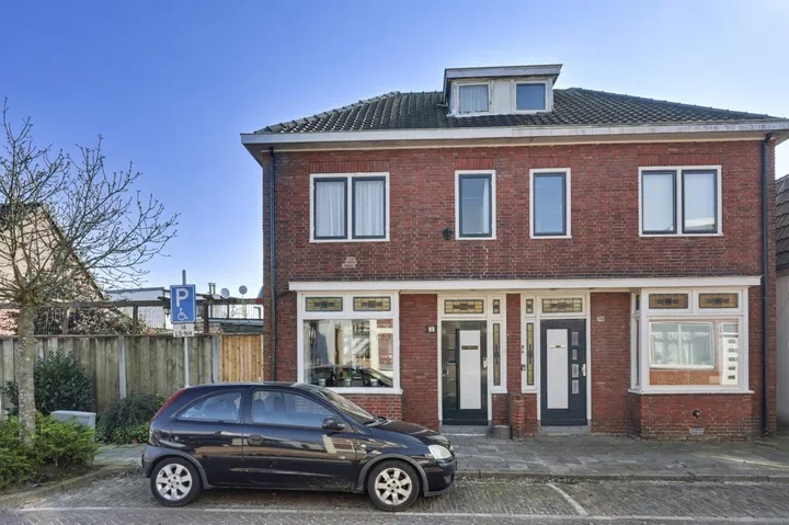Twee-onder-één-kap te koop: Pluimstraat 72, De Bothoven Enschede