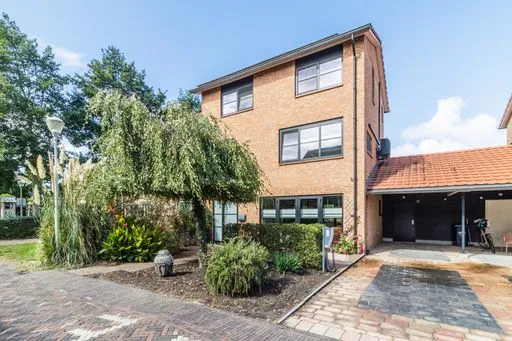 Tussenwoning te koop: Pluimzegge 31, 'S-Gravenhage