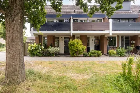 Tussenwoning te koop: Pluimzeggekreek 2, Voorhof Leiderdorp