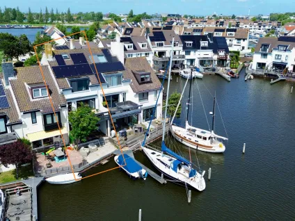 Tussenwoning te koop: Pluto 48, Marina Den Helder