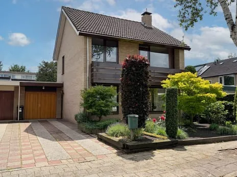 Corner house for sale: Plutostraat 2, 't Eigen en Hoogstraat Son En Breugel
