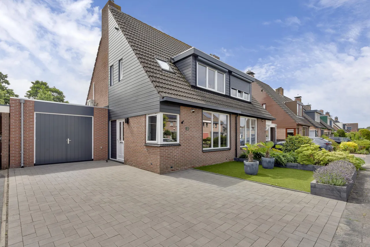 Tussenwoning te koop: Pluutstraat 22, Elburg