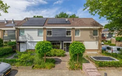 Terraced house for sale: Pluvier 20, Sommelsdijk vogelbuurt west Sommelsdijk
