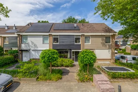 Tussenwoning te koop: Pluvier 20, Sommelsdijk vogelbuurt west Sommelsdijk