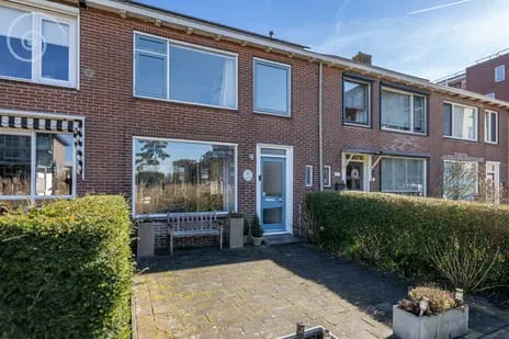 Tussenwoning te koop: Pluvierhof 24, Vogelbuurt Hellevoetsluis