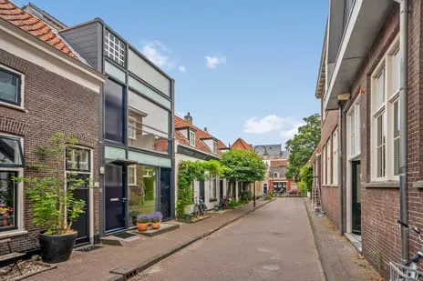 Tussenwoning te koop: Pluympot 12, Centrum-Oost Delft