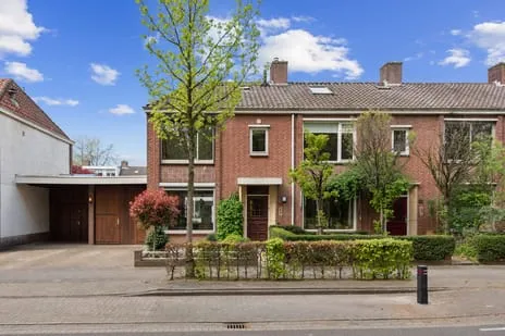 Tussenwoning te koop: Poeijersstraat 94, Doornakkers-West Eindhoven