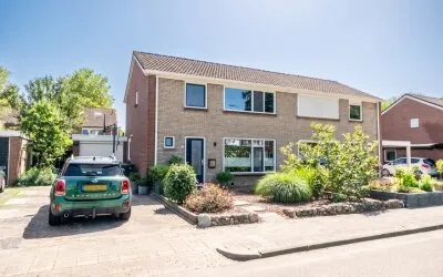 Twee-onder-één-kap te koop: Poelakkers 10, Peize Peize